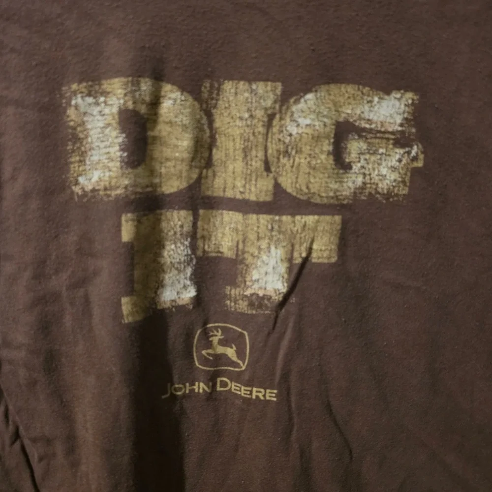 John Deere Mens Brown Dig It Graphic TShirt Cotton Crew Neck Size M Short Sleeve